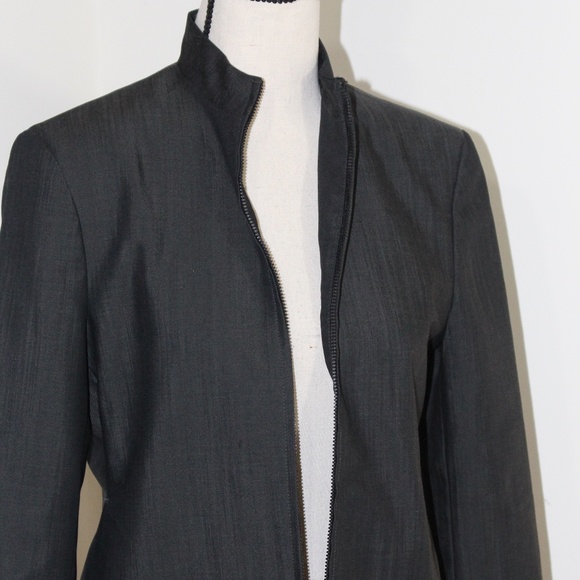 Tahari, 2 piece black pants suit and Blazer  zip jacket  size 2P - Picture 10 of 16